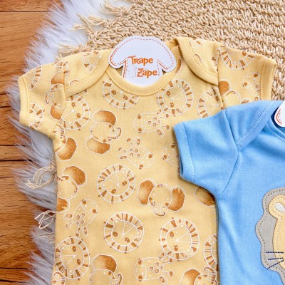 CONJ. DE MALHA 3 PEÇAS - Leãozinho - Azul Claro, Amarelo e Ferrugem